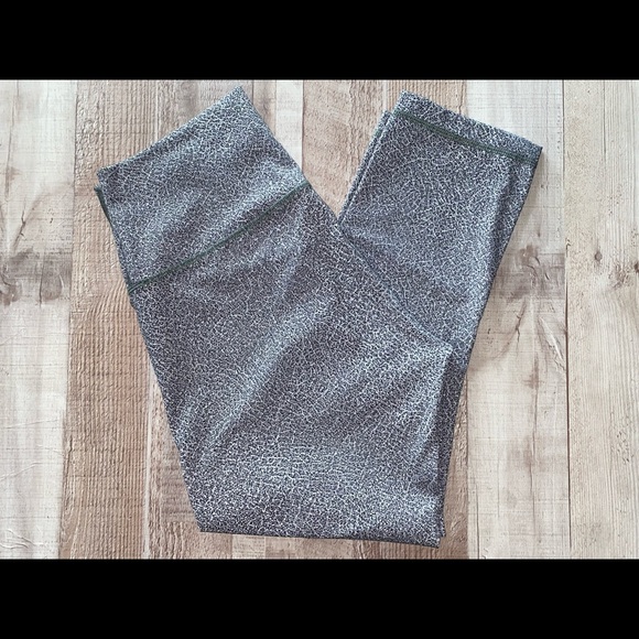 Lululemon Wonder Under high rise - Picture 2 of 6